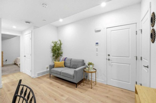 29 Herron Mews Ne, Calgary, AB - Indoor Photo Showing Other Room