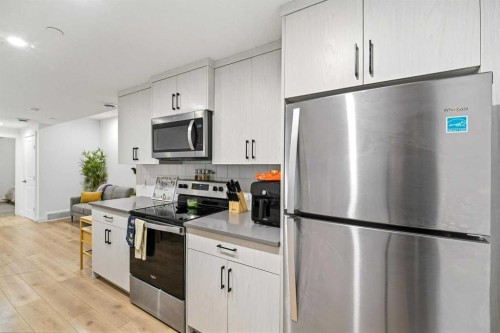 29 Herron Mews Ne, Calgary, AB - Indoor Photo Showing Kitchen