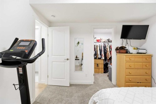 29 Herron Mews Ne, Calgary, AB - Indoor Photo Showing Bedroom