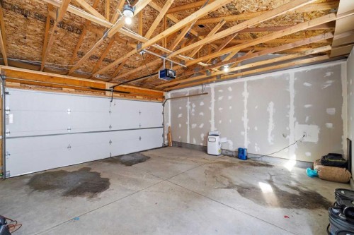 29 Herron Mews Ne, Calgary, AB - Indoor Photo Showing Garage