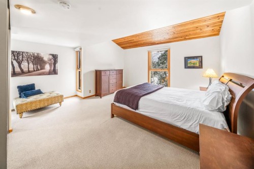8-838 3Rd Street, Canmore, AB - Indoor Photo Showing Bedroom
