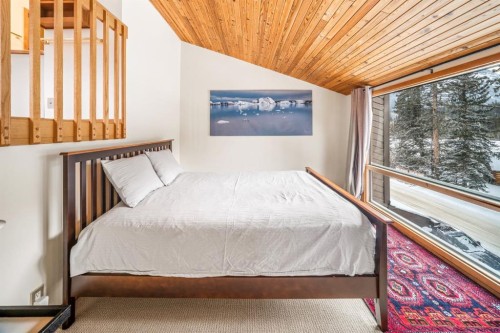 8-838 3Rd Street, Canmore, AB - Indoor Photo Showing Bedroom