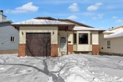 92 Macewan Drive NW Calgary, AB T3K 2P7