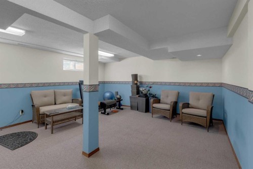 92 Macewan Drive Nw, Calgary, AB - Indoor