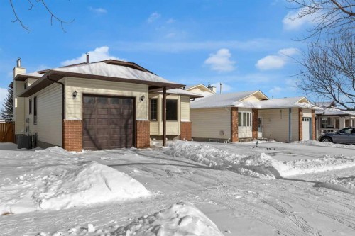 92 Macewan Drive Nw, Calgary, AB - Outdoor With Facade