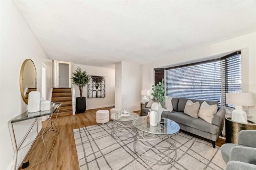 5640 Travis Street Ne, Calgary, AB - Indoor Photo Showing Living Room