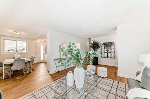 5640 Travis Street Ne, Calgary, AB - Indoor Photo Showing Other Room