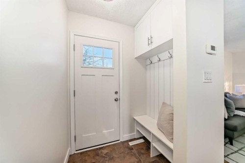 5640 Travis Street Ne, Calgary, AB - Indoor Photo Showing Other Room