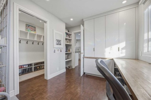 1136 Kildonan Place Sw, Calgary, AB - Indoor