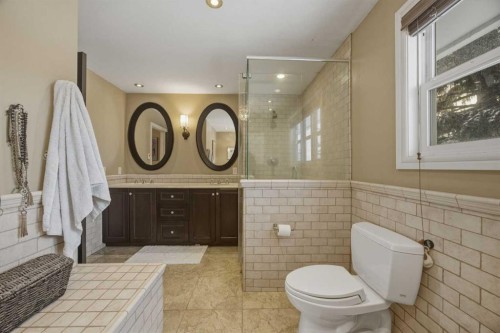 1136 Kildonan Place Sw, Calgary, AB - Indoor Photo Showing Bathroom