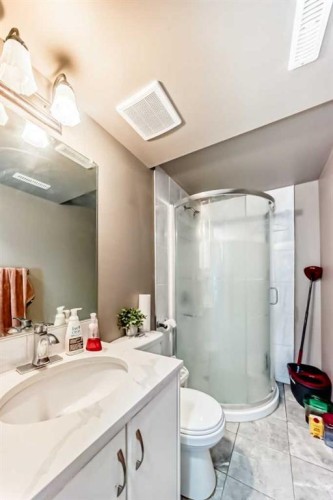 179 Hawkwood Boulevard Nw, Calgary, AB - Indoor Photo Showing Bathroom