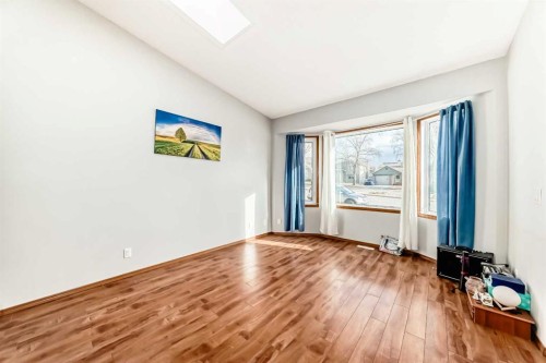 179 Hawkwood Boulevard Nw, Calgary, AB - Indoor Photo Showing Other Room