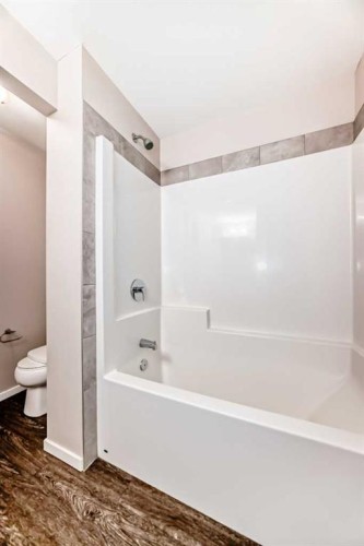 203-225 Redstone Walk Ne, Calgary, AB - Indoor Photo Showing Bathroom