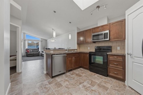 68 Auburn Bay Crescent Se, Calgary, AB - Indoor Photo Showing Kitchen
