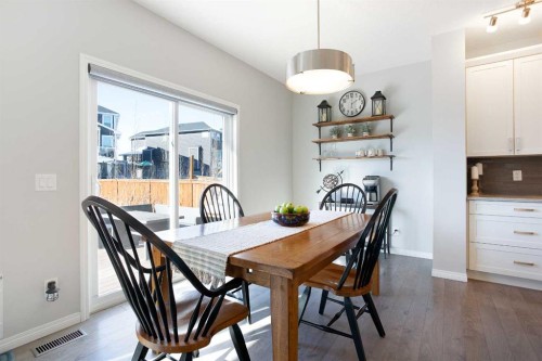 250 Hillcrest Heights Sw, Airdrie, AB - Indoor Photo Showing Dining Room