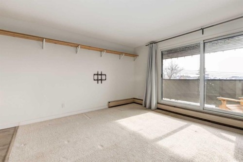 206-1513 26 Avenue Sw, Calgary, AB - Indoor Photo Showing Other Room