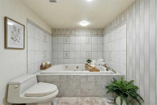 1001A-500 Eau Claire Avenue Sw, Calgary, AB - Indoor Photo Showing Bathroom