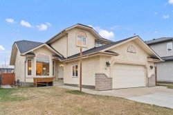 43 Sunset Crescent  Okotoks, AB T1S 1P3