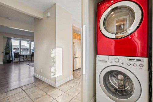 392 Killarney Glen Court Sw, Calgary, AB - Indoor Photo Showing Laundry Room