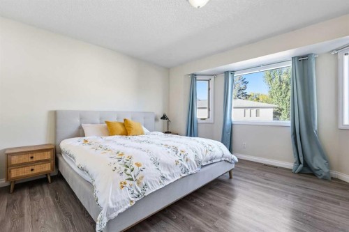 392 Killarney Glen Court Sw, Calgary, AB - Indoor Photo Showing Bedroom