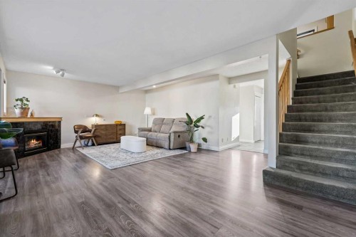 392 Killarney Glen Court Sw, Calgary, AB - Indoor With Fireplace