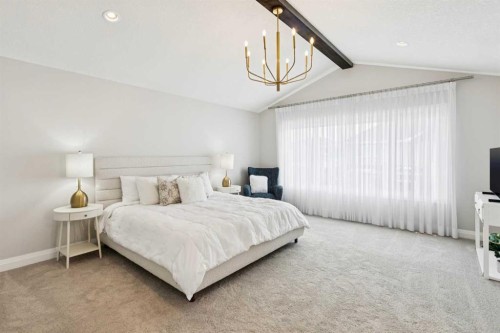 1035 73 Street Sw, Calgary, AB 