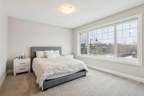 1035 73 Street Sw, Calgary, AB 