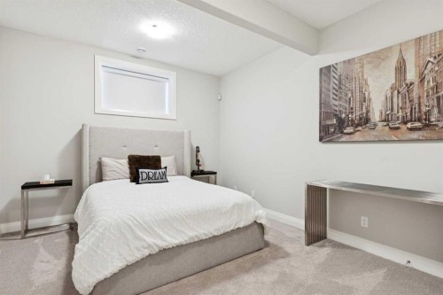 1035 73 Street Sw, Calgary, AB 