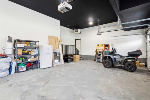 1035 73 Street Sw, Calgary, AB 