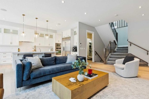 1035 73 Street Sw, Calgary, AB 