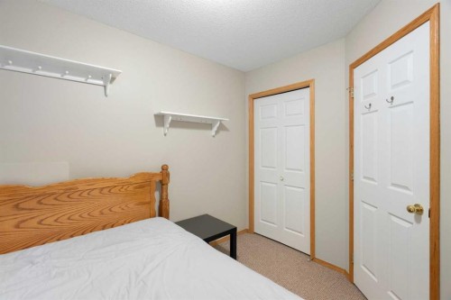 622 3 Street, Strathmore, AB - Indoor Photo Showing Bedroom