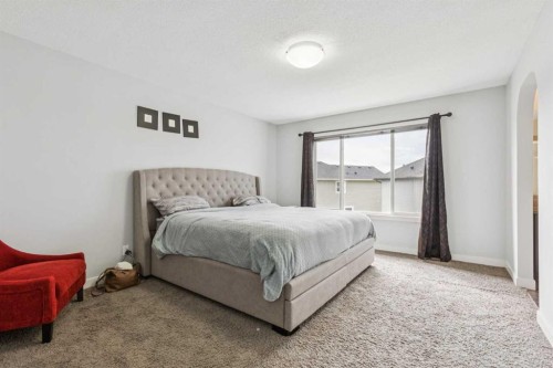 325 Evanspark Gardens Nw, Calgary, AB - Indoor Photo Showing Bedroom