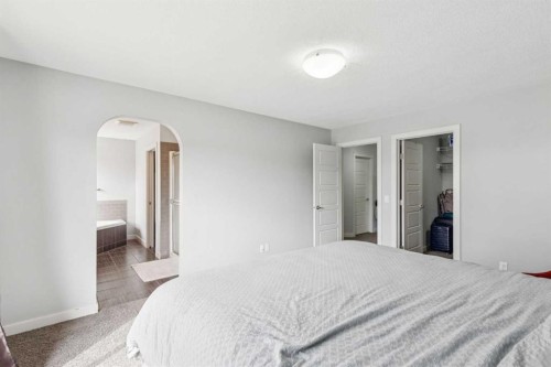 325 Evanspark Gardens Nw, Calgary, AB - Indoor Photo Showing Bedroom