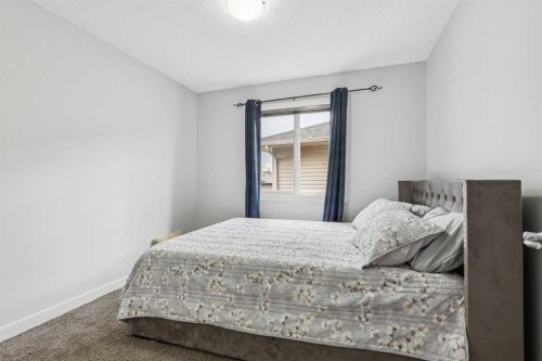 325 Evanspark Gardens Nw, Calgary, AB - Indoor Photo Showing Bedroom
