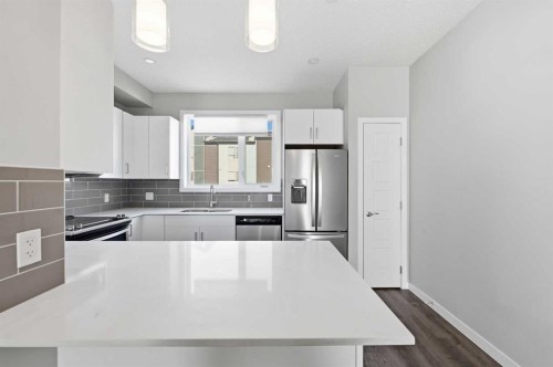 125-301 Redstone Boulevard Ne, Calgary, AB - Indoor Photo Showing Kitchen