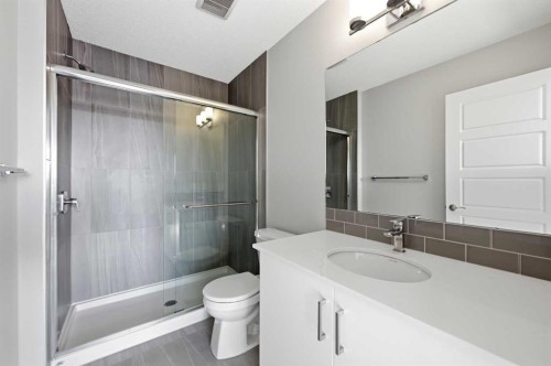 125-301 Redstone Boulevard Ne, Calgary, AB - Indoor Photo Showing Bathroom