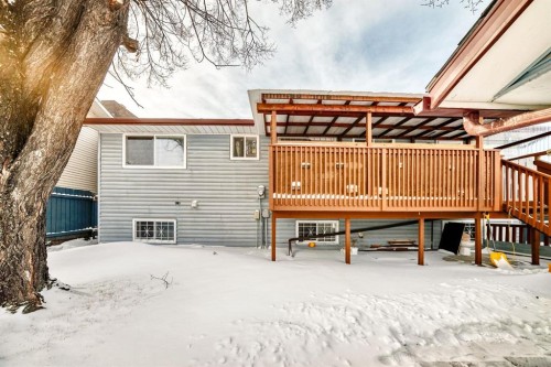 557 Rundleville Place Ne, Calgary, AB - Outdoor With Exterior