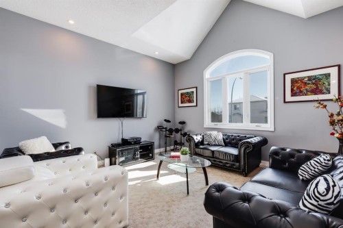 120 Hidden Ranch Crescent Nw, Calgary, AB - Indoor Photo Showing Living Room