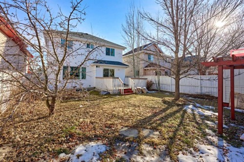 215 Coventry Green Ne, Calgary, AB - Outdoor