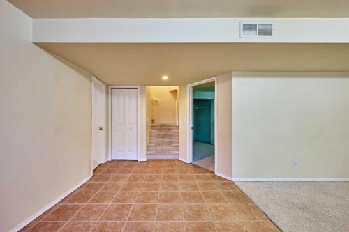 215 Coventry Green Ne, Calgary, AB - Indoor Photo Showing Other Room