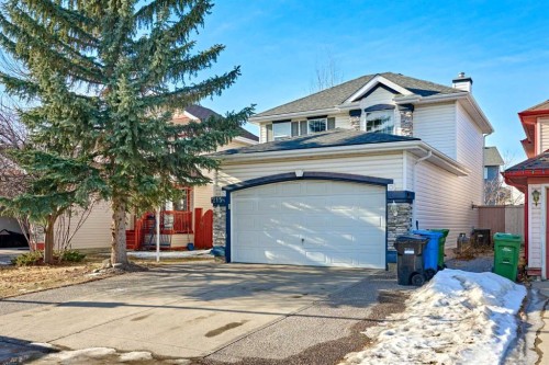 215 Coventry Green Ne, Calgary, AB - Outdoor