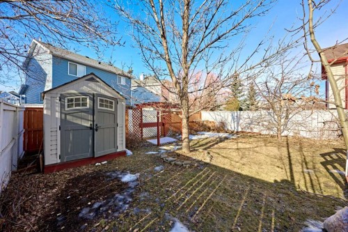 215 Coventry Green Ne, Calgary, AB - Outdoor