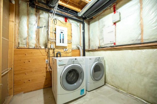 145 Covebrook Close, Calgary, AB - Indoor Photo Showing Laundry Room