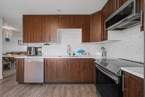 332 Abinger Crescent Ne, Calgary, AB - Indoor Photo Showing Kitchen