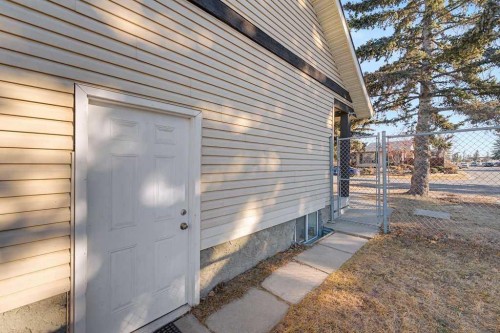 332 Abinger Crescent Ne, Calgary, AB - Outdoor With Exterior