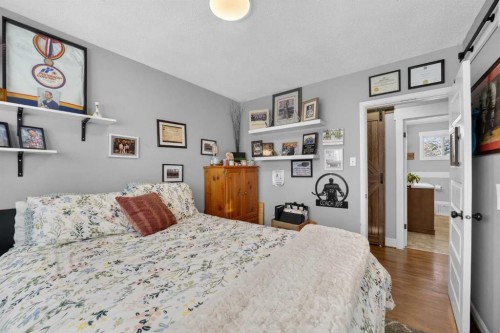 2110 16 Avenue, Didsbury, AB - Indoor Photo Showing Bedroom