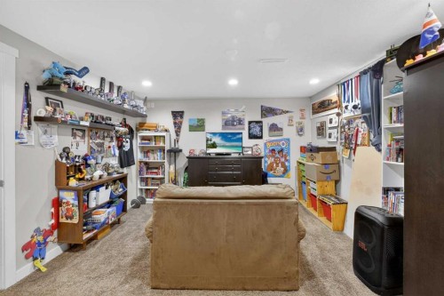 2110 16 Avenue, Didsbury, AB - Indoor