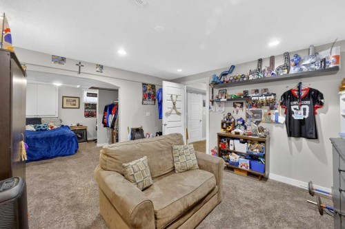 2110 16 Avenue, Didsbury, AB - Indoor