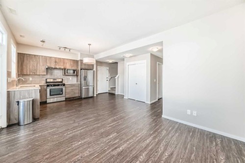 204-135 Redstone Walk Ne, Calgary, AB - Indoor Photo Showing Kitchen