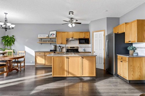 1153 Prestwick Circle Se, Calgary, AB - Indoor Photo Showing Kitchen